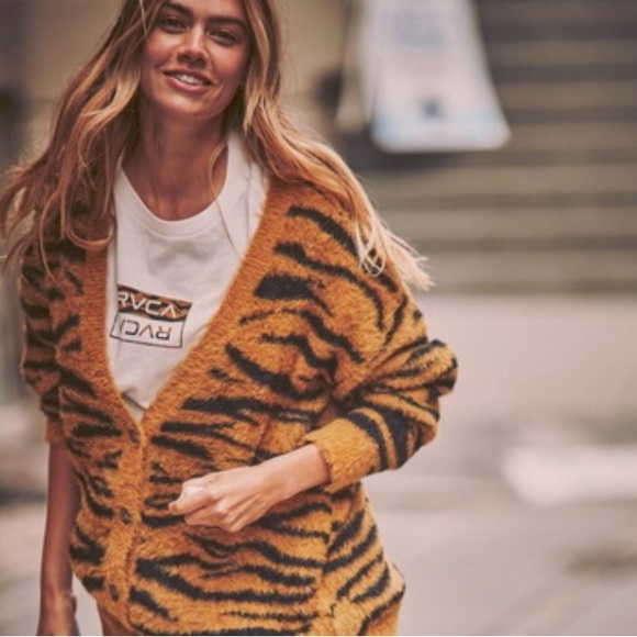 RVCA Sweaters - 🖤RVCA WILD SIDE CARDIGAN🖤
